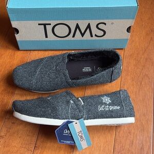 Tom’s Let It Snow Slip Ons